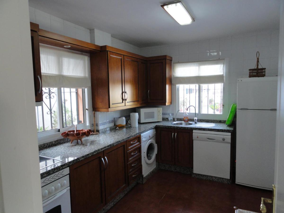 Spacious Family Villa Aljamar 8A Nerja Bagian luar foto