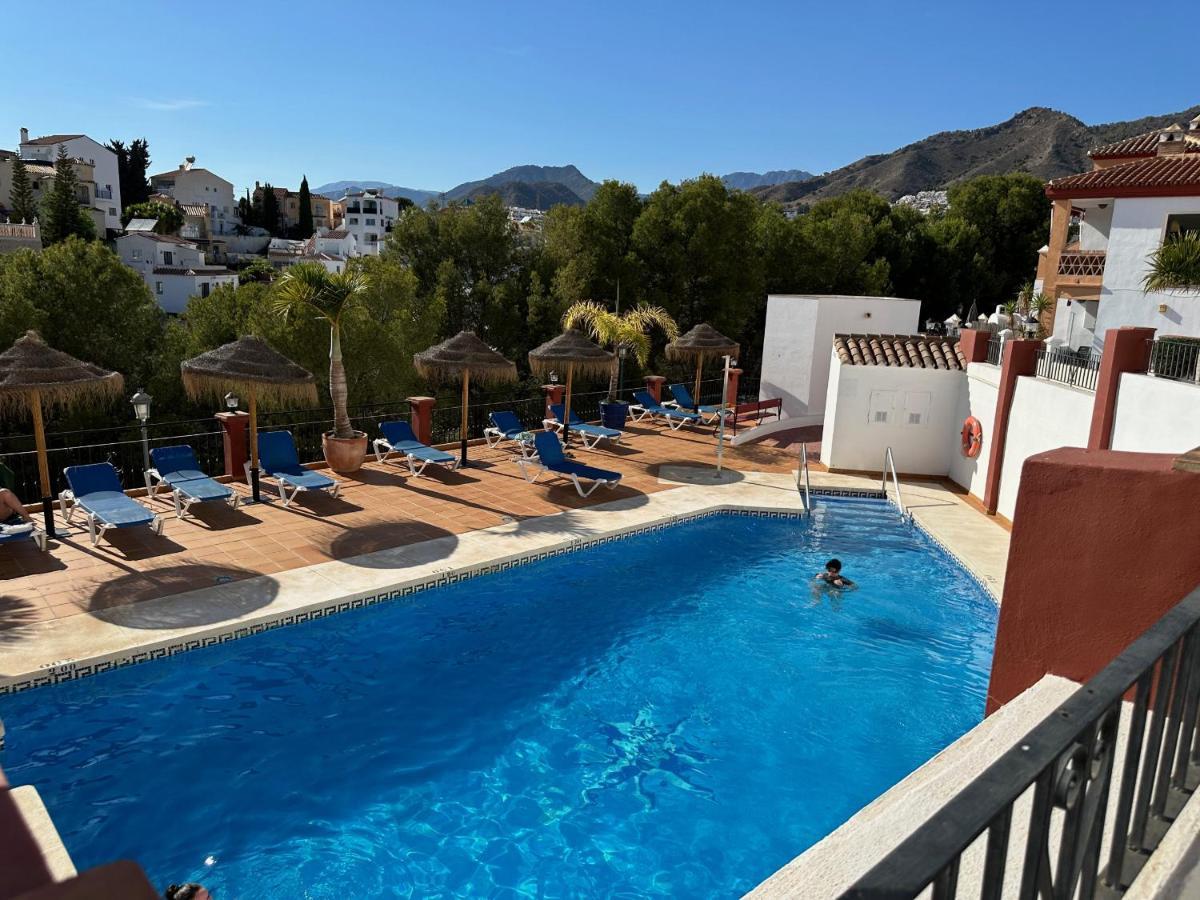 Spacious Family Villa Aljamar 8A Nerja Bagian luar foto