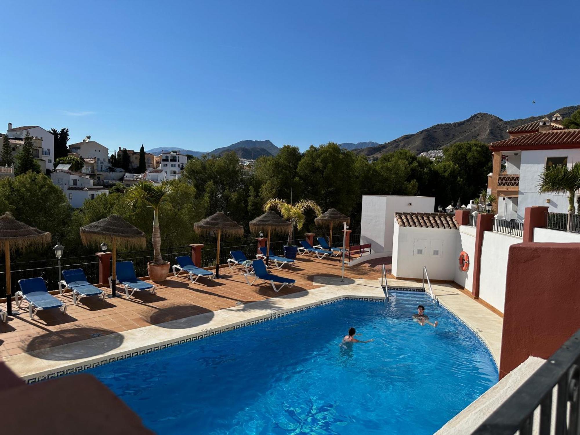Spacious Family Villa Aljamar 8A Nerja Bagian luar foto