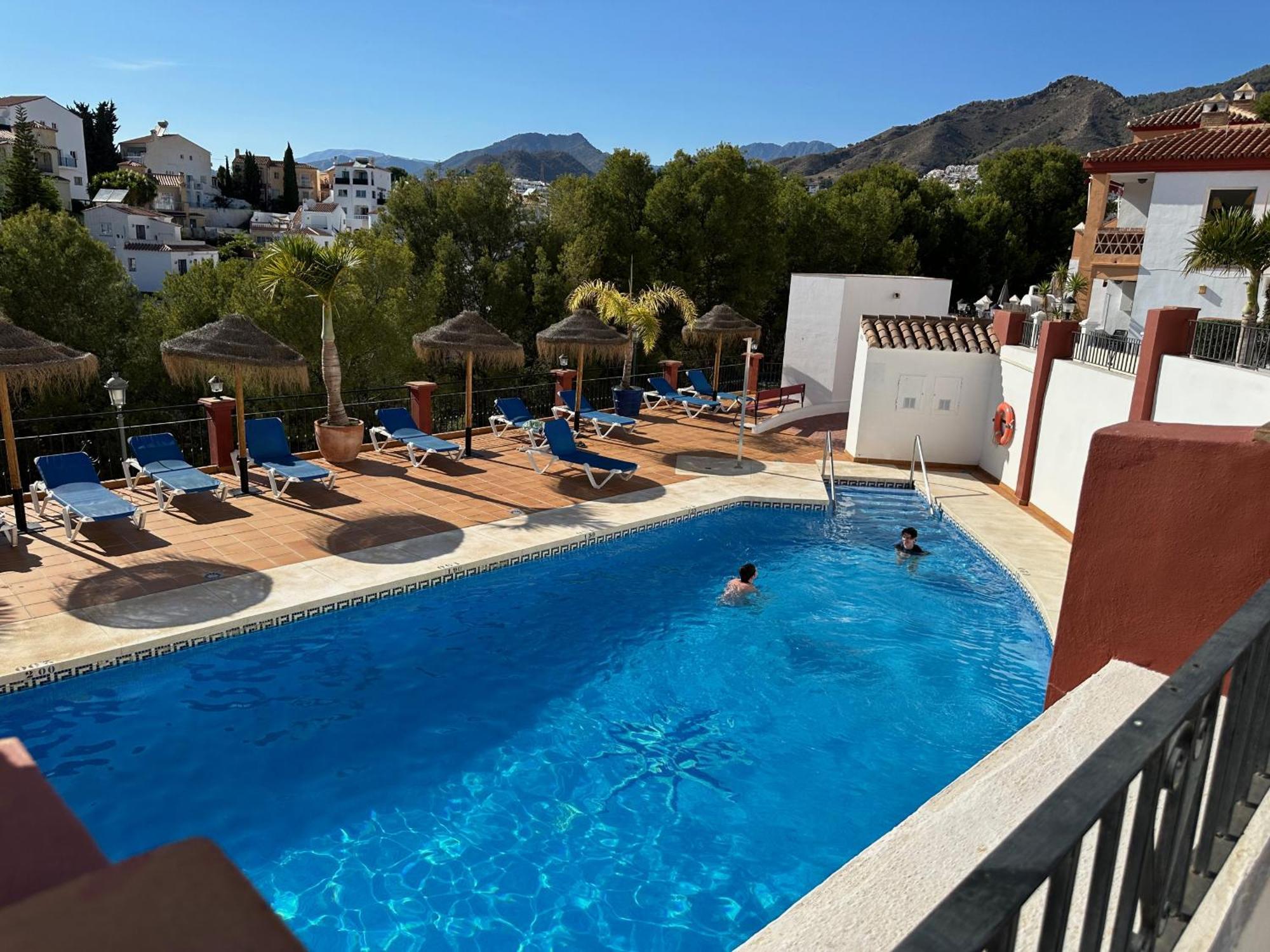 Spacious Family Villa Aljamar 8A Nerja Bagian luar foto